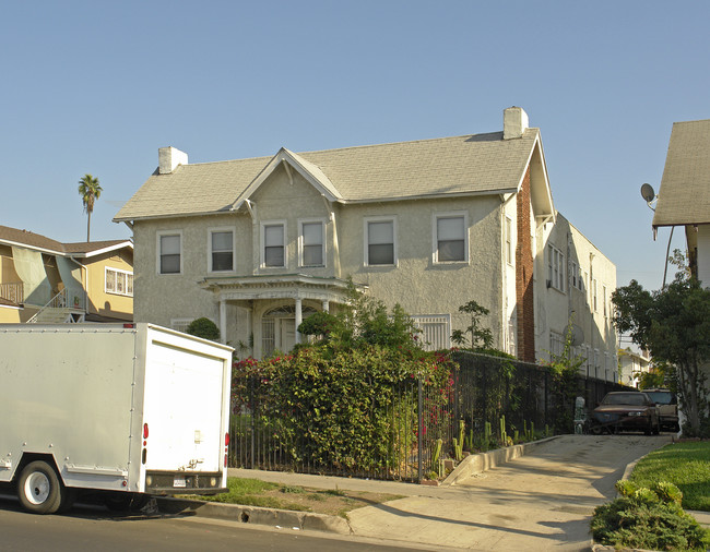 1146 S Norton Ave in Los Angeles, CA - Building Photo - Building Photo