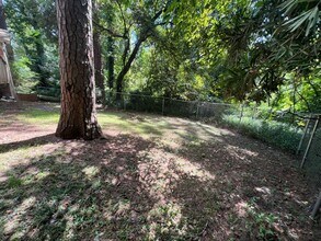 2112 Great Oak Dr in Tallahassee, FL - Building Photo - Building Photo