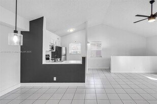 3065 N Oakland Forest Dr in Oakland Park, FL - Building Photo