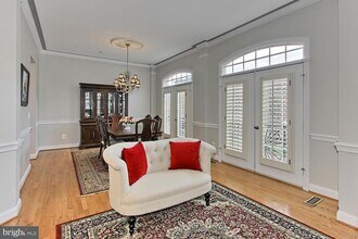 5238 Bessley Pl in Alexandria, VA - Building Photo - Building Photo