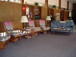 200 S 4th St in Marshall, MN - Building Photo - Building Photo