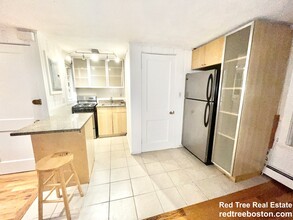26 Fayette St, Unit 3 in Boston, MA - Foto de edificio - Building Photo