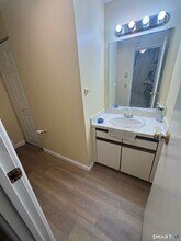 184 Burgundy Hill Ln in Middletown, CT - Building Photo - Building Photo