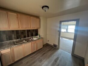 18540 Russell-Unit -2 in Highland Park, MI - Building Photo - Building Photo