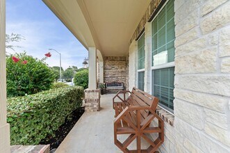 2018 Brookmont Dr in Conroe, TX - Foto de edificio - Building Photo