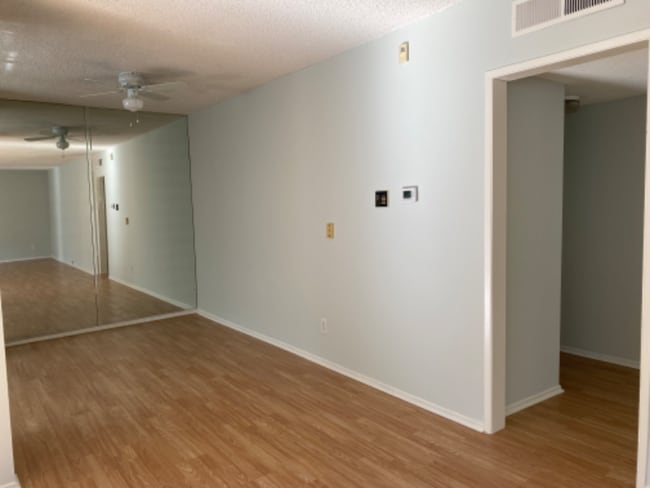 5354 Lindley Ave in Encino, CA - Building Photo - Building Photo
