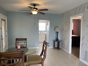 155 Lake Carol Dr in West Palm Beach, FL - Building Photo - Building Photo