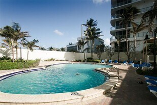 4001 S Ocean Dr, Unit 3L in Hollywood, FL - Building Photo