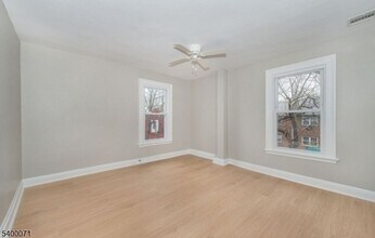 25 Henry St in Bloomfield, NJ - Building Photo - Building Photo