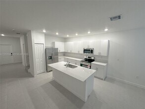 14804 SW 162nd St in Miami, FL - Building Photo - Building Photo