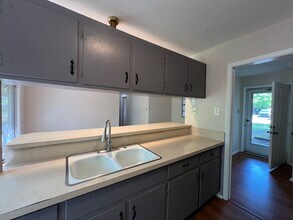 323 Willow Rd in Savannah, GA - Building Photo - Building Photo