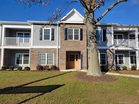 10 Berkshire Rd in West Hartford, CT - Building Photo