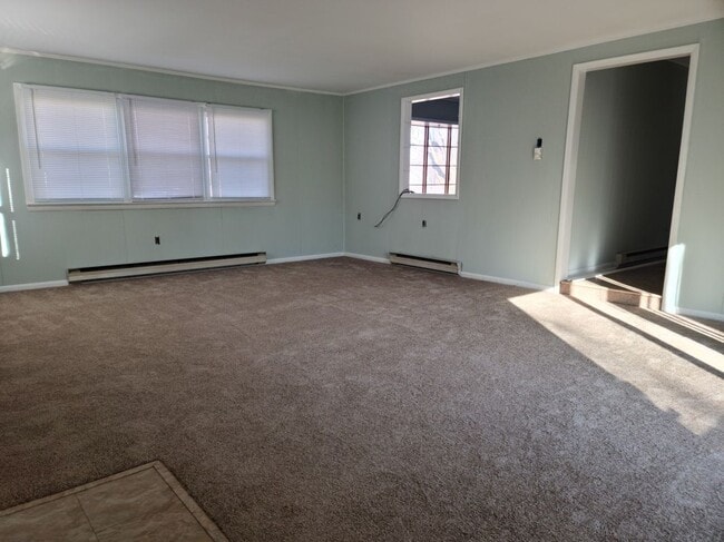 306 Commerce St in Hurlock, MD - Foto de edificio - Building Photo