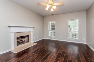 342 Prescott Ct in Newnan, GA - Building Photo - Building Photo