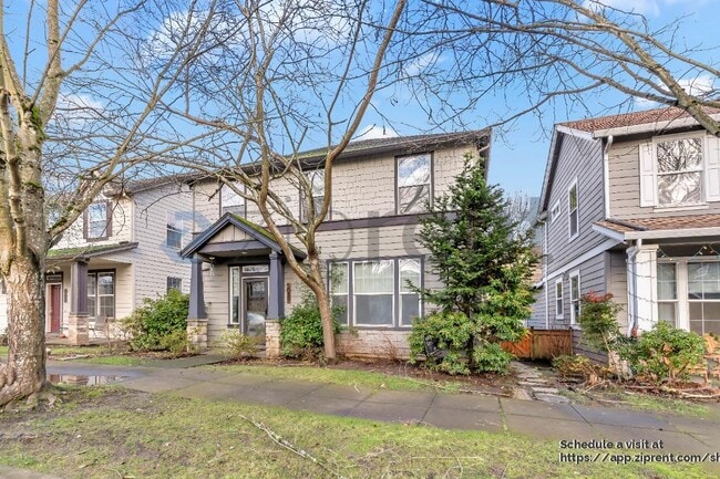 5037 N Cecelia St in Portland, OR - Foto de edificio - Building Photo