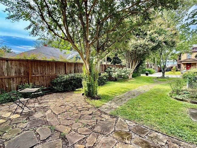 722 Woodland St in Houston, TX - Building Photo - Building Photo