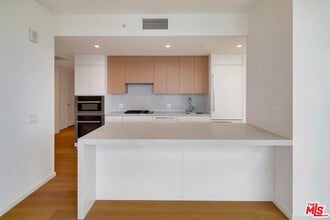 877 Francisco St in Los Angeles, CA - Building Photo - Building Photo