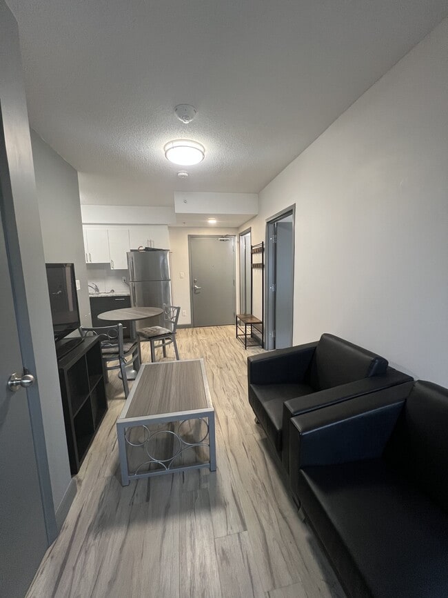 258B-258B Sunview St in Waterloo, ON - Building Photo - Building Photo