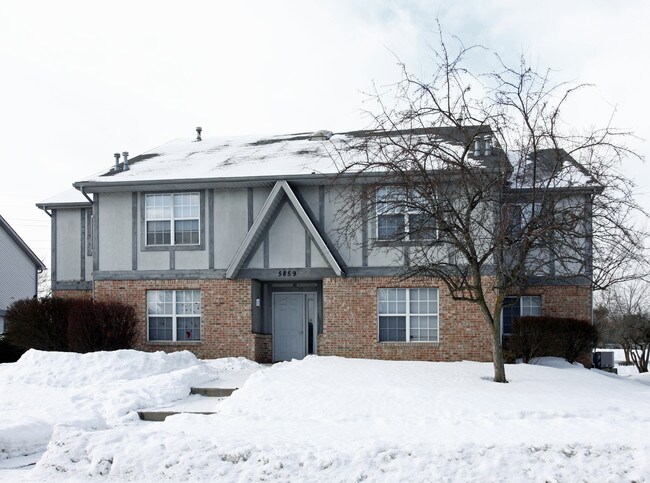 5859 Ryewyck Dr in Toledo, OH - Foto de edificio - Building Photo