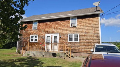 92 Falls Bashan Rd in Moodus, CT - Building Photo - Building Photo