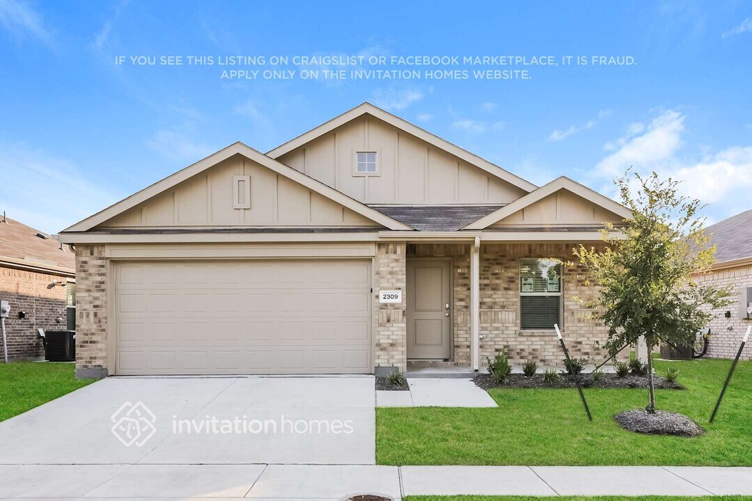 2309 Ava Dr in Ennis, TX - Building Photo