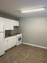 2217 Pine St in Prince George, BC - Building Photo