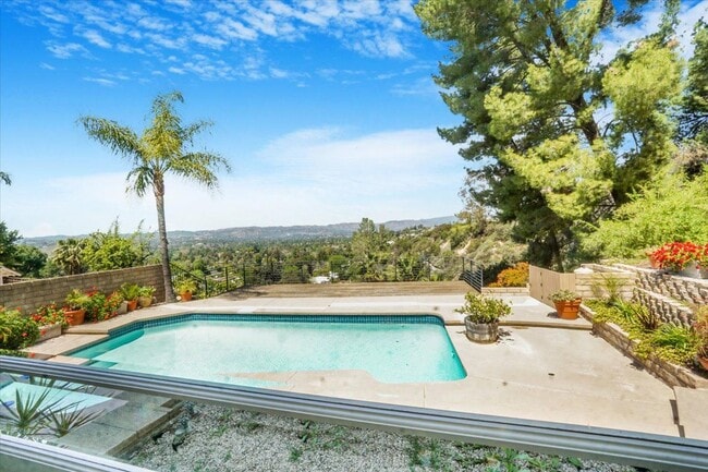 22903 De Kalb Dr in Calabasas, CA - Building Photo - Building Photo