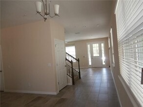 8750 Dufferin Ln in Orlando, FL - Building Photo - Building Photo