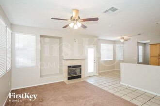 8136 Kokoma Dr in Las Vegas, NV - Building Photo - Building Photo