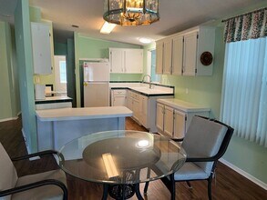 5870 SW 59th St in Ocala, FL - Foto de edificio - Building Photo