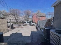 1833 Master St photo'