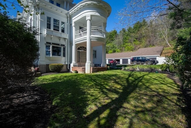 property at 1041 Great Pond Rd