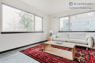 15511 NE 22nd Pl in Bellevue, WA - Building Photo
