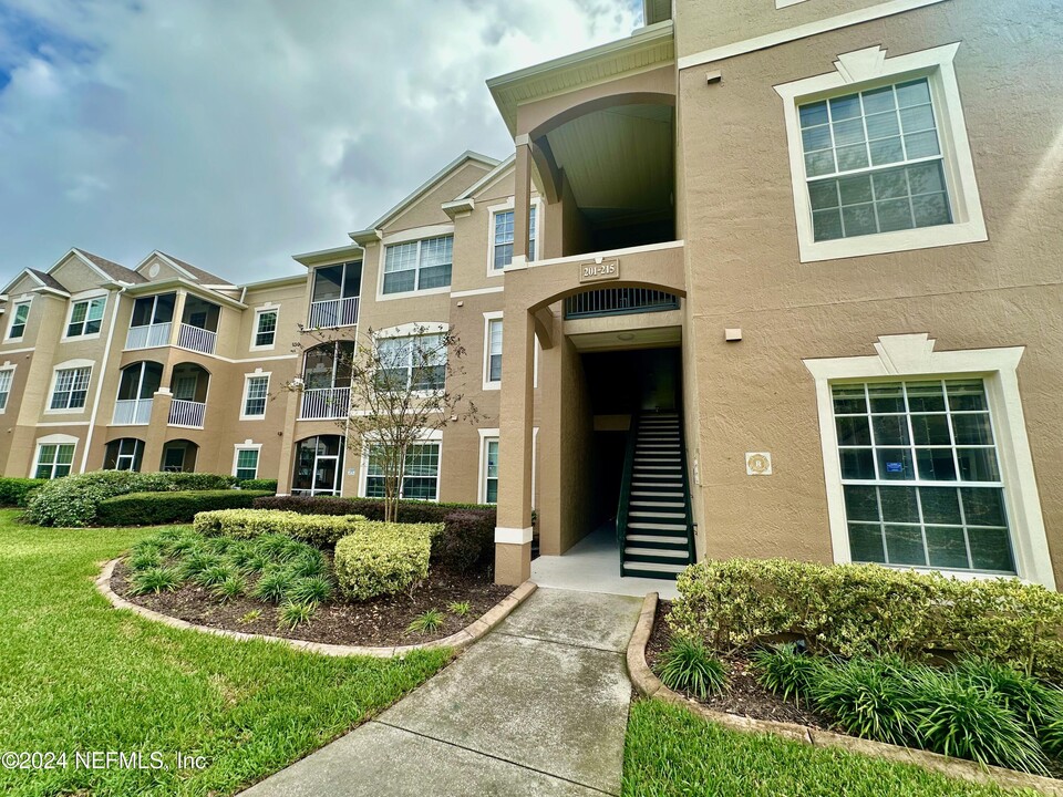 7990 Baymeadows Rd in Jacksonville, FL - Foto de edificio