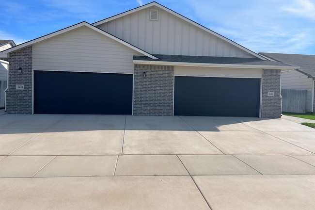 property at 1638-1640 S Hickory Creek St