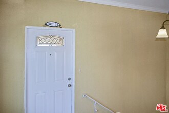 6071 1/2 Pickford St in Los Angeles, CA - Building Photo - Building Photo