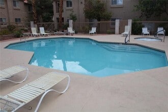 2110 Los Feliz St in Las Vegas, NV - Building Photo - Building Photo