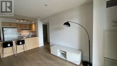 18 Kenaston Gardens in Toronto, ON - Building Photo - Building Photo