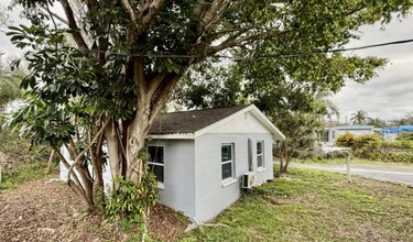 4091 58th Ave N in St. Petersburg, FL - Building Photo - Building Photo