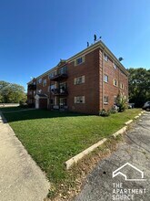 1004 S River Rd in Des Plaines, IL - Foto de edificio - Building Photo
