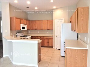 2404 Spring Hollow Loop in Wesley Chapel, FL - Foto de edificio - Building Photo