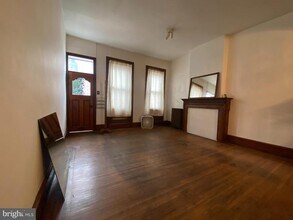 2038 E Dauphin St in Philadelphia, PA - Building Photo - Building Photo