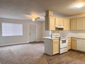 110 9th Ave in Sweet Home, OR - Building Photo - Building Photo