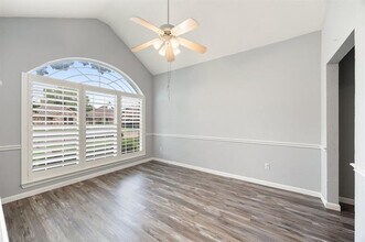 2016 Falcon Ridge Dr in Carrollton, TX - Building Photo - Building Photo