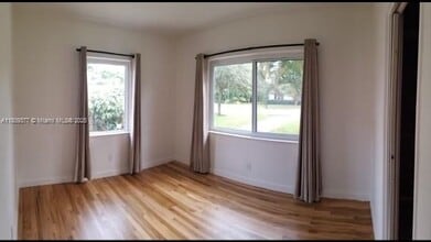 1383 NE 34th Ct in Oakland Park, FL - Building Photo - Building Photo