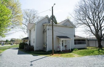 405 N Main St in China Grove, NC - Building Photo - Building Photo