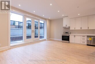185 Fairholme Ave in Toronto, ON - Building Photo - Building Photo