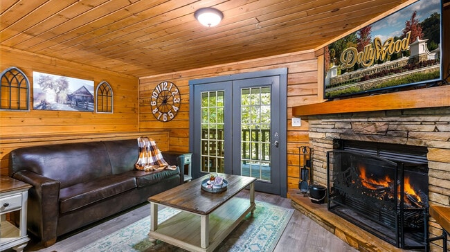 property at 1727 Oakridge View Ln