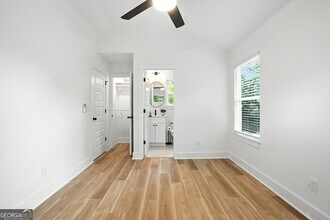 1597 Glenwood Ave SE in Atlanta, GA - Foto de edificio - Building Photo