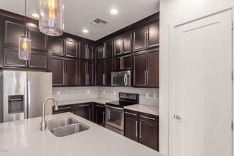 6565 Thomas Rd-Unit -1005 in Scottsdale, AZ - Building Photo - Building Photo